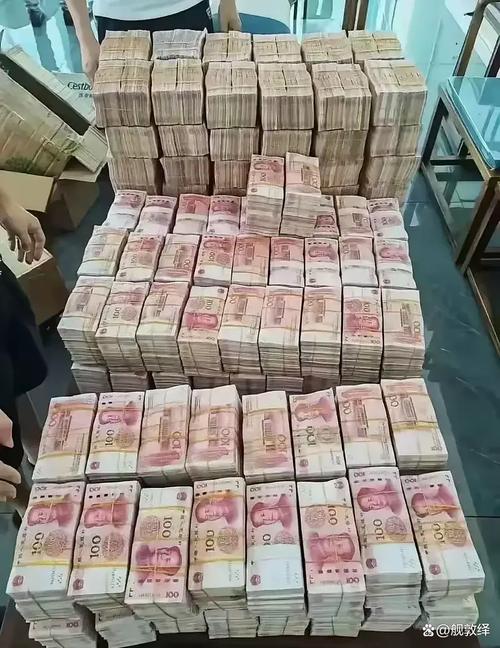 2025新澳门黄大仙和河道现大量成扎钞票与河道惊现大量现金